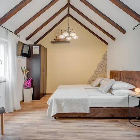 ゲストハウス Imperator